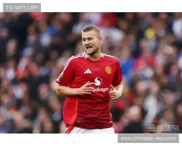 《德利赫特加入拜仁后，球队防线迎来新篇章》