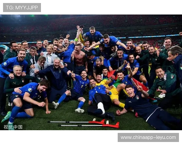 欧协联决赛落幕，冠军球队荣耀加冕